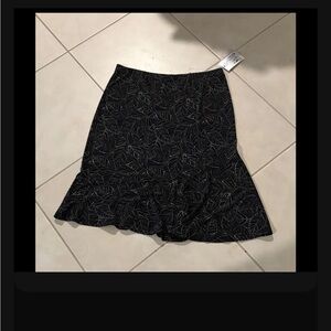 NWT nine and co XL stretchy skirt 580
